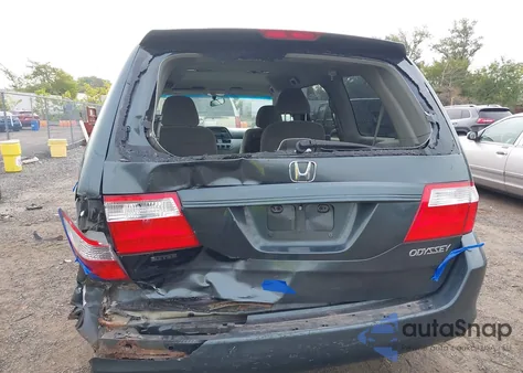 2005 Honda Odyssey Lx z USA, uszkodzony, nr VIN 5FNRL38275B129903